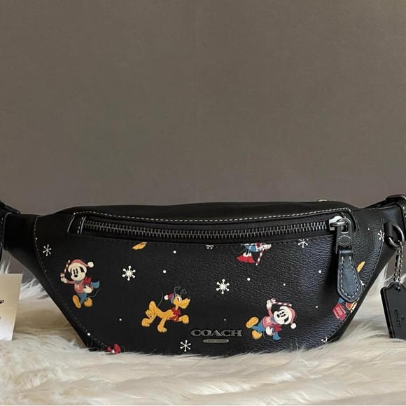 CL964 - Disney X Coach Warren Mini Belt Bag in Holiday Print - Picture 2 of 14